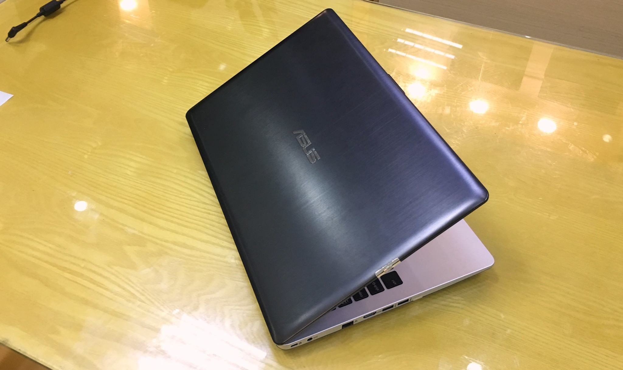 Laptop Asus S551LN-9.jpg